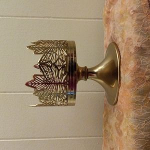 Bath & body works leaf patterned candle holder